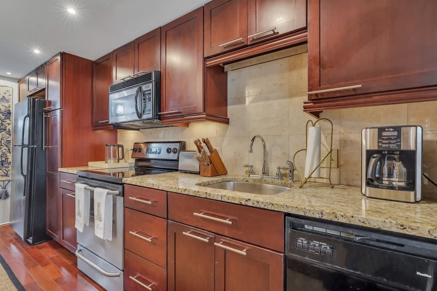 Building Photo - 9 W Gordon St