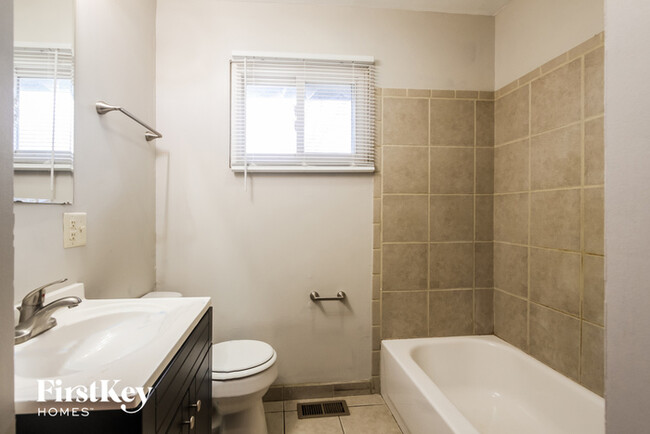 Building Photo - 1317 Hathaway Dr