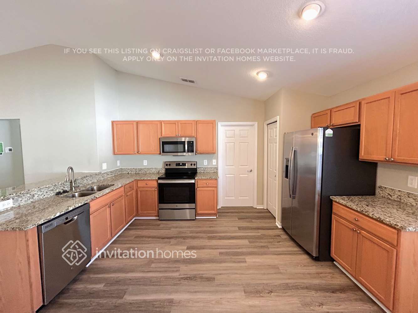 Building Photo - 4518 Fairway Oaks Dr