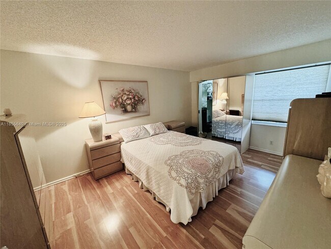 Building Photo - 1401 SW 134th Way