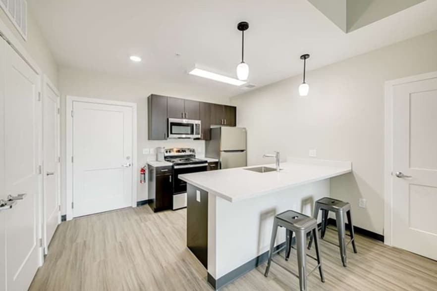 Primary Photo - Lofton