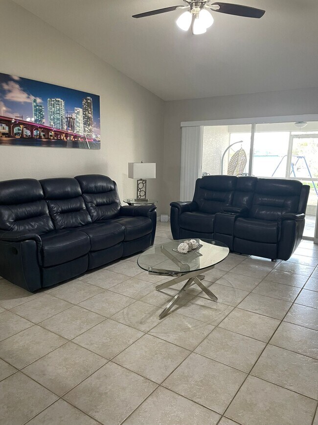 Building Photo - 419 SW 4th St