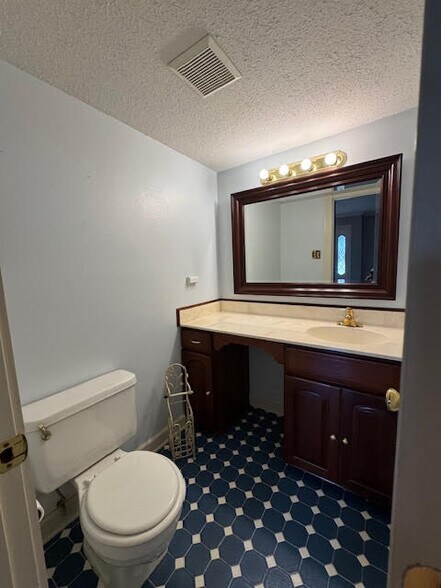 1/2 bath down - 903 Westwood St