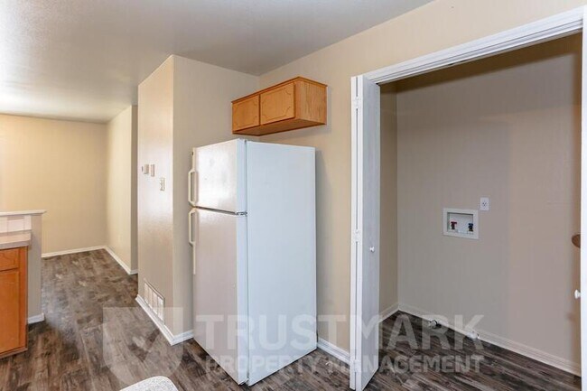 Building Photo - 310 S 40th St