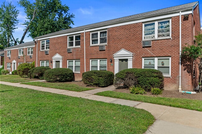 Building Photo - 28 Hamilton Ct