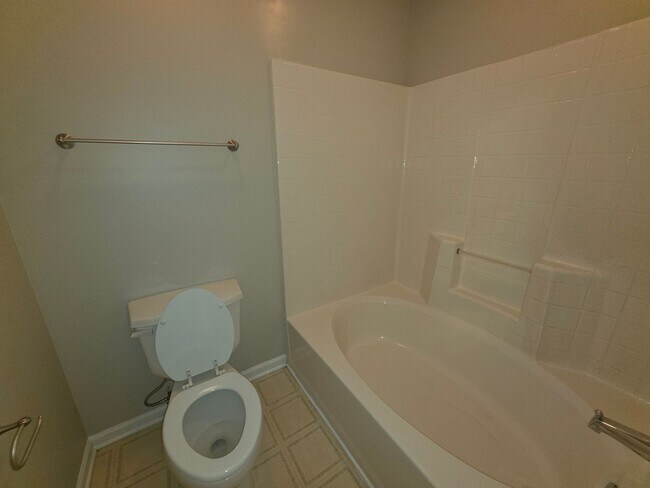 Building Photo - 9933 Birch Knoll Ct