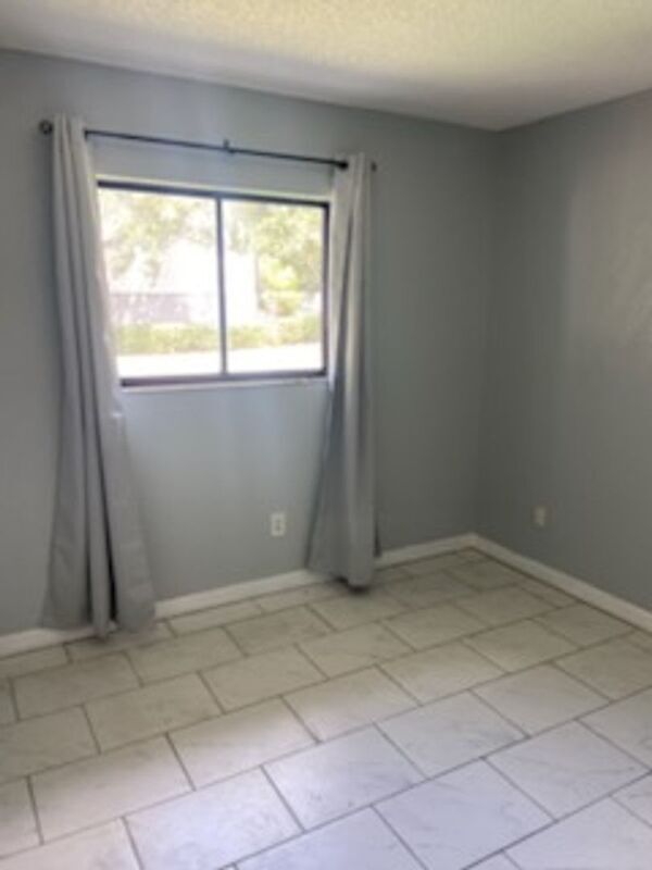 Building Photo - 605 Northlake Blvd