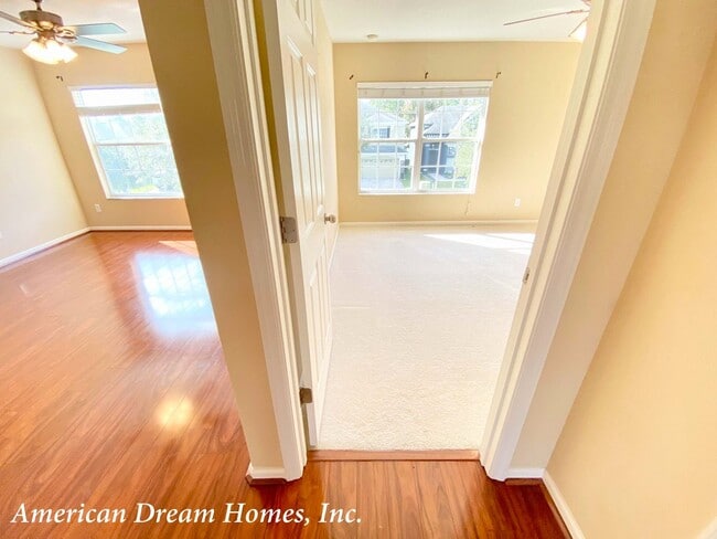 Building Photo - 10973 Willow Ridge Loop