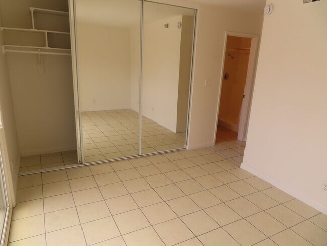 Building Photo - Four bedroom house in Mira Mesa