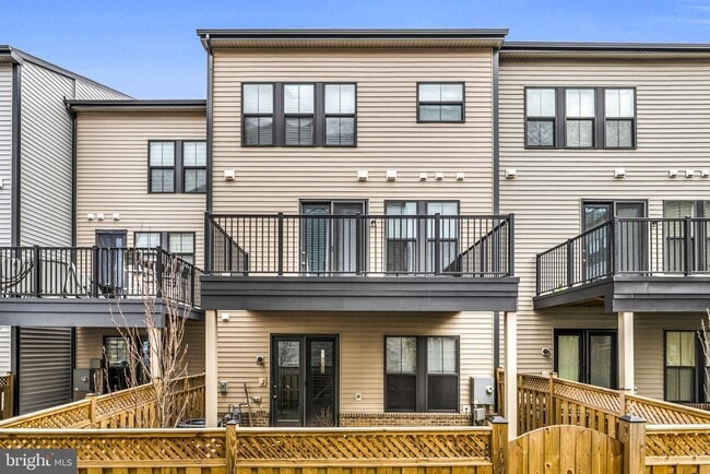 Building Photo - 23035 Sullivans Cove Sq