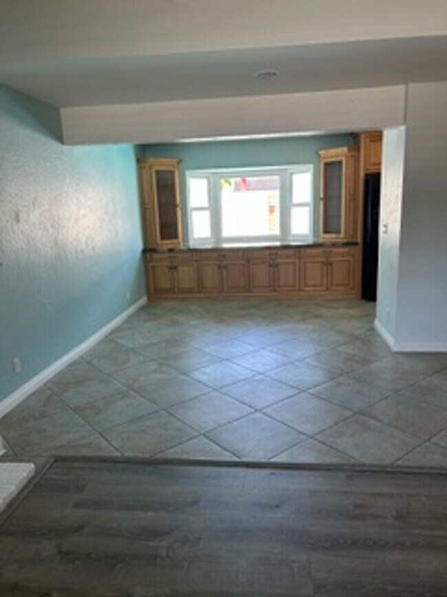 Building Photo - Spacious 4BR Home with Gated Pool, Chef’s Kitchen & 3-Car Garage
