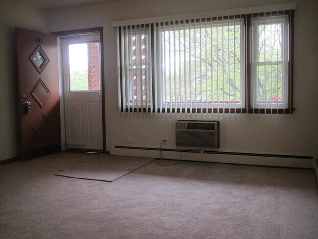 Building Photo - 13 N Clifton Ave