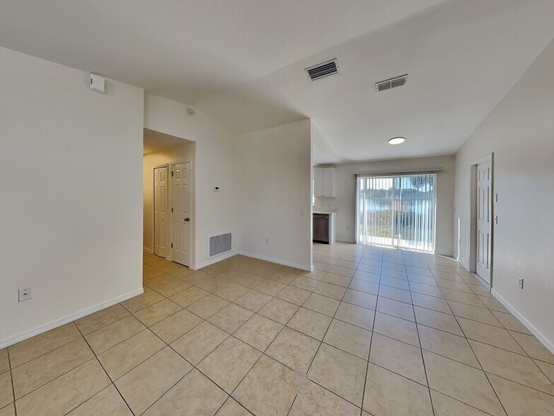 Building Photo - 374 Willow Song Ct