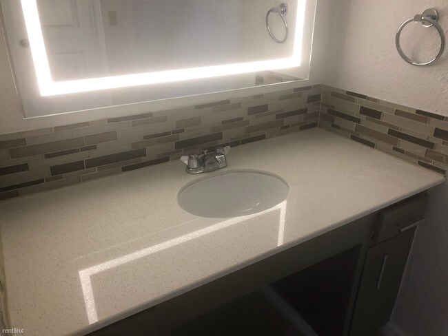 Building Photo - 2 br, 2 bath Condo - 6824 Lyrewood Lane #132