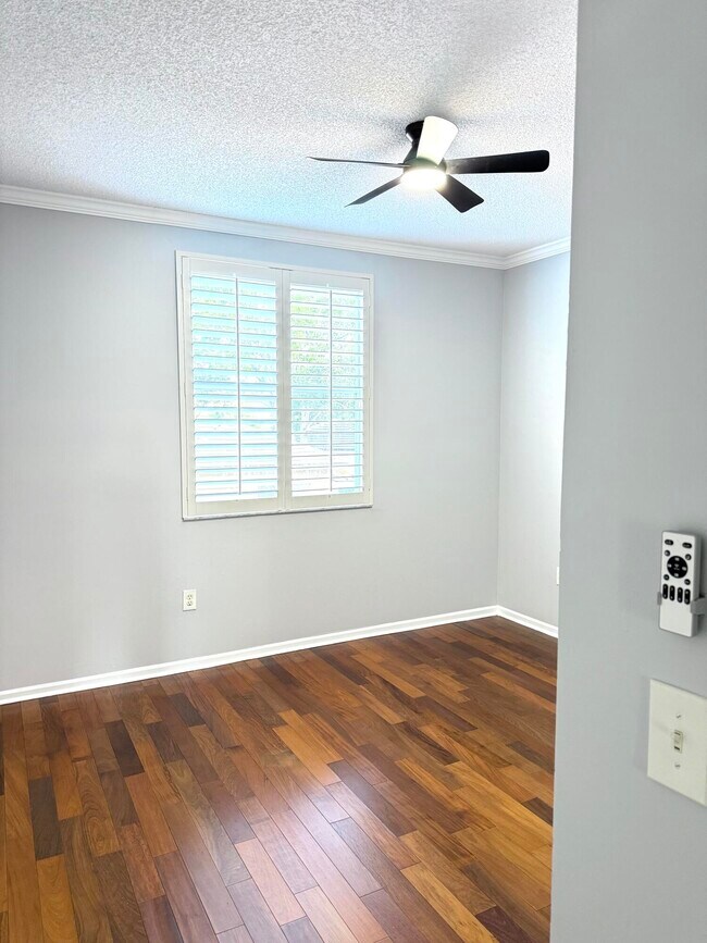 Building Photo - 2080 Greenview Shores Blvd
