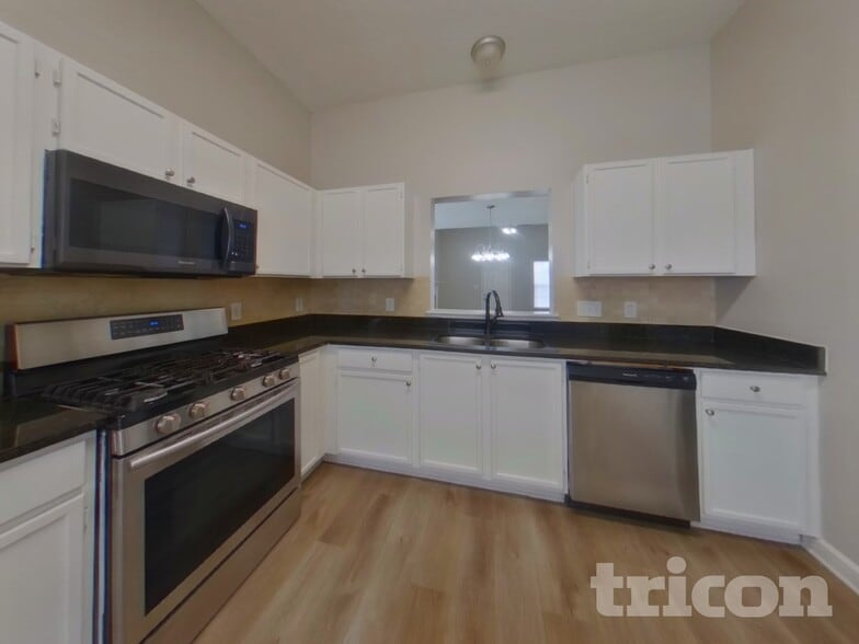 Building Photo - 4621 Aldersbrook Dr