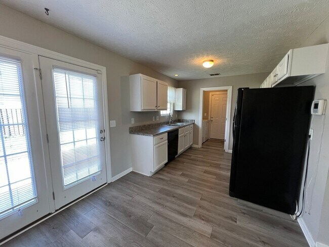 Building Photo - 1417 Journey Dr