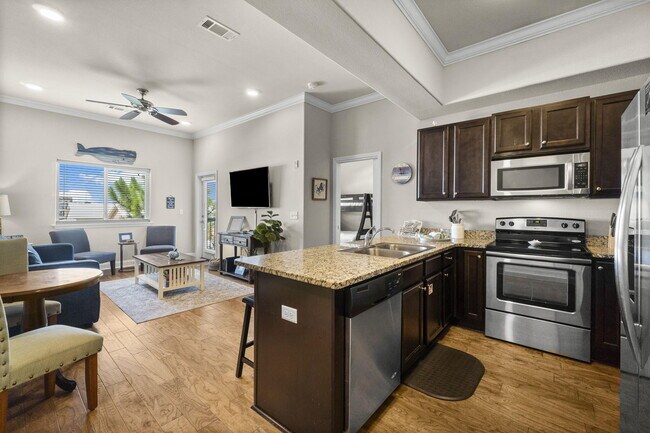 Building Photo - 732 Scenic Gulf Dr