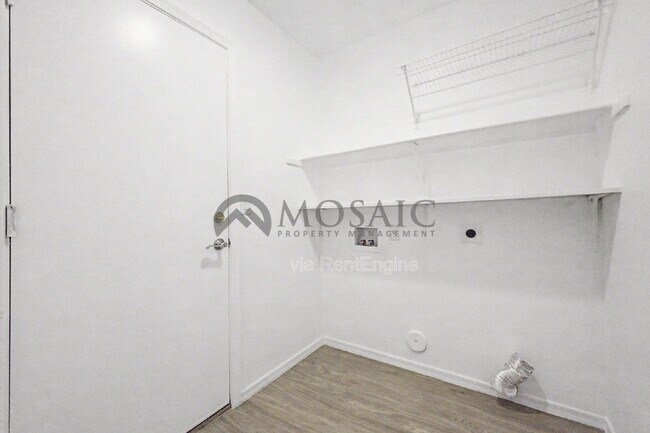 Building Photo - 2441 W Indigo Dr