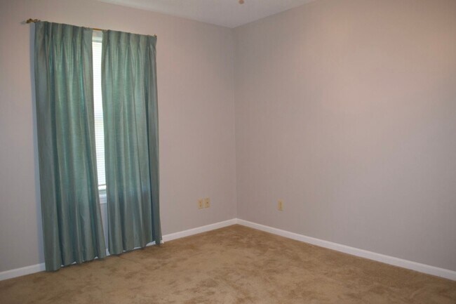 Building Photo - Great 3 Bed 2 Bath House In Ashland MO!