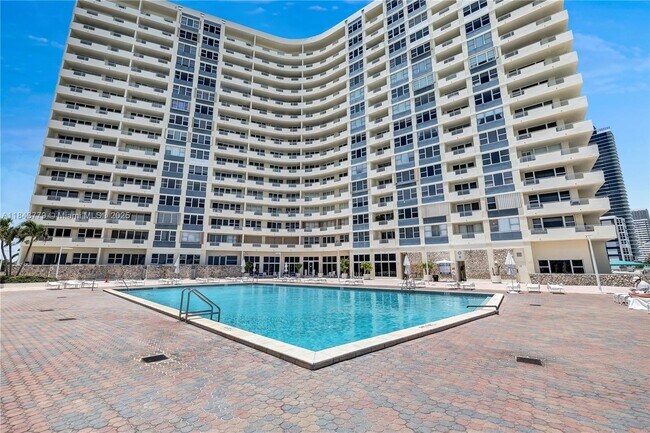 Building Photo - 3180 S Ocean Dr
