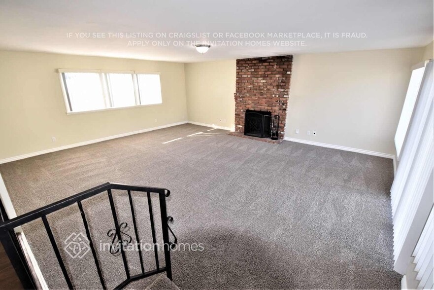 Building Photo - 10609 S 7th Ave