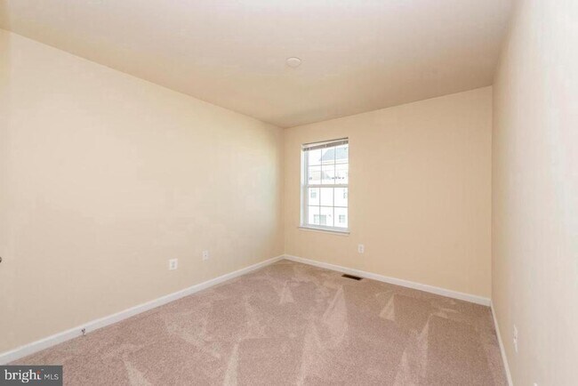 Building Photo - 7035 Southmoor St