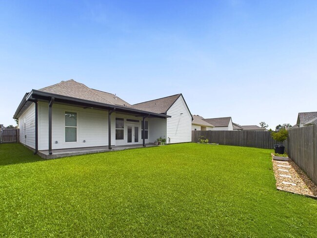 Building Photo - Luxurious 4 bedroom home available JANUARY 19th in Lafayette!