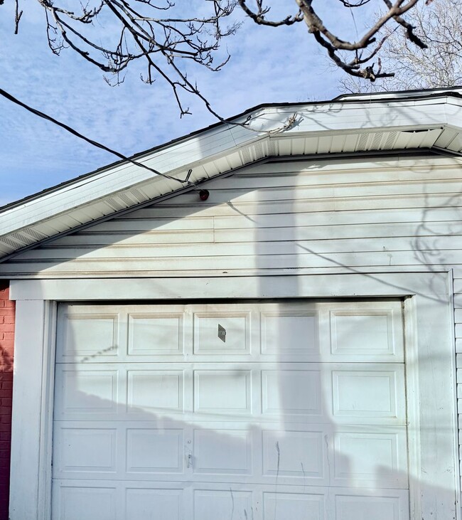 Building Photo - 6540 Southwest Ave