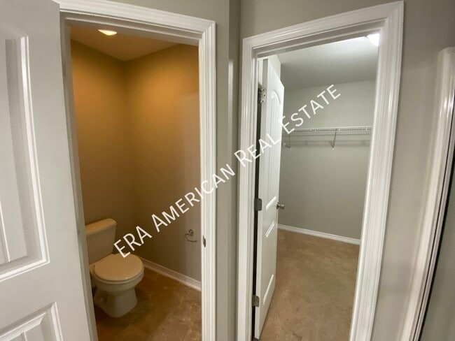 Building Photo - 2024 Bright Water Dr