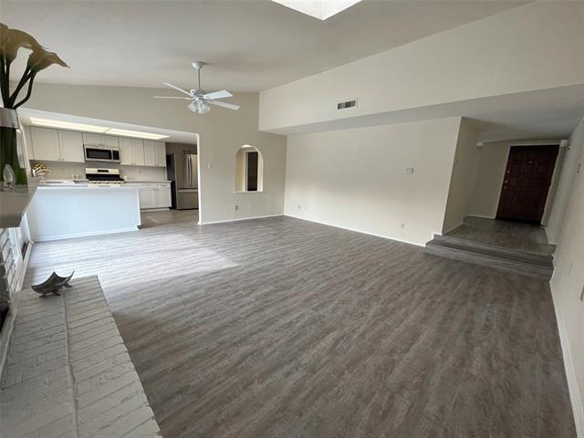 Building Photo - 6646 Hillwood Ln