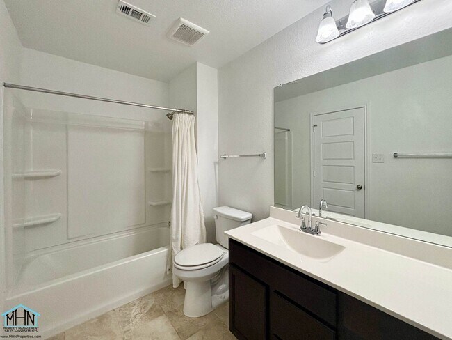 Building Photo - Welcome and Discover this thoughtfully des...