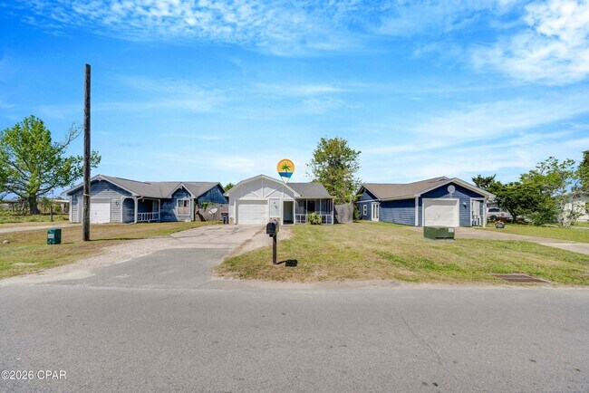 Building Photo - 7011 Lois St