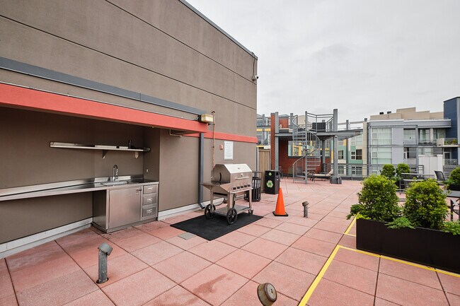 Building Photo - 2120 Vermont Ave NW
