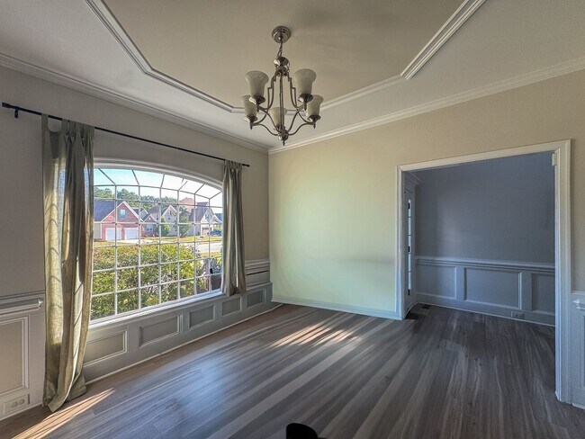 Building Photo - Well-Maintained 4 Bed 2.5 Bath Home with a Pool
