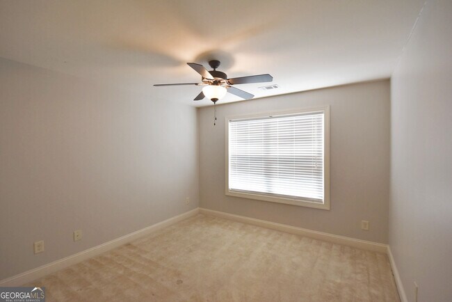 Building Photo - 606 Blackburn Ln