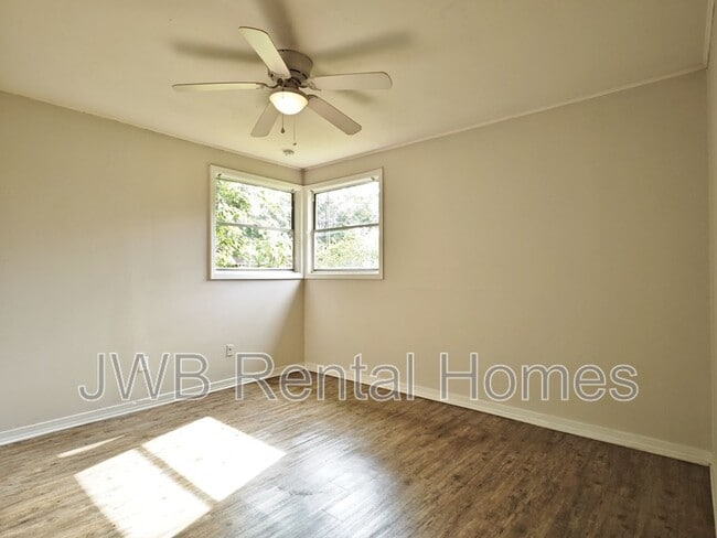 Building Photo - 4605 Suray Ave
