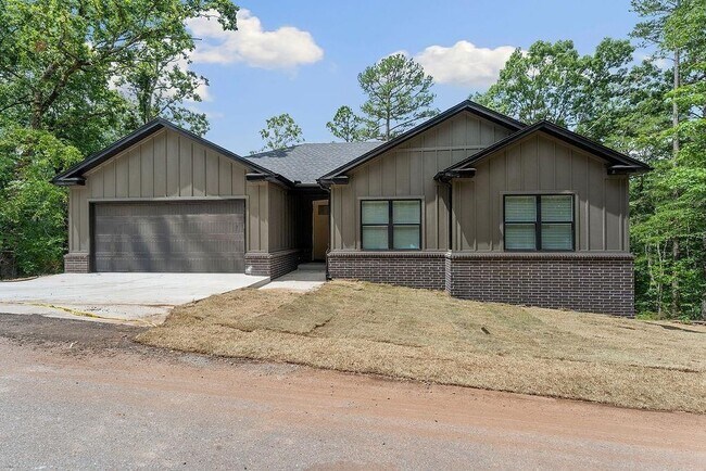 Primary Photo - 17 Westmorland Dr