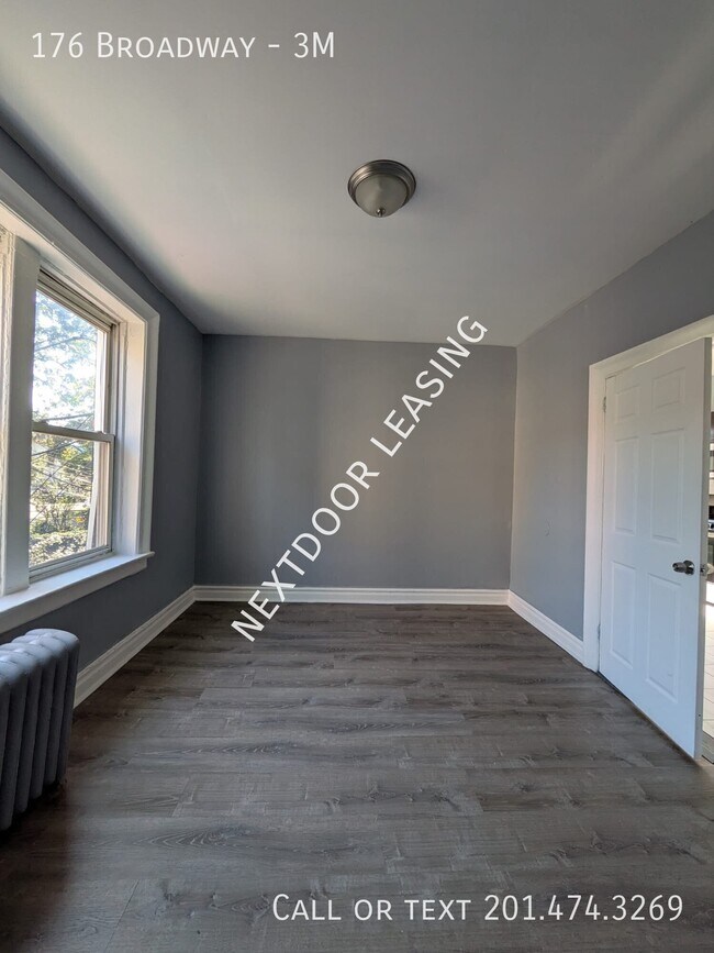 Building Photo - 176 Broadway-3M