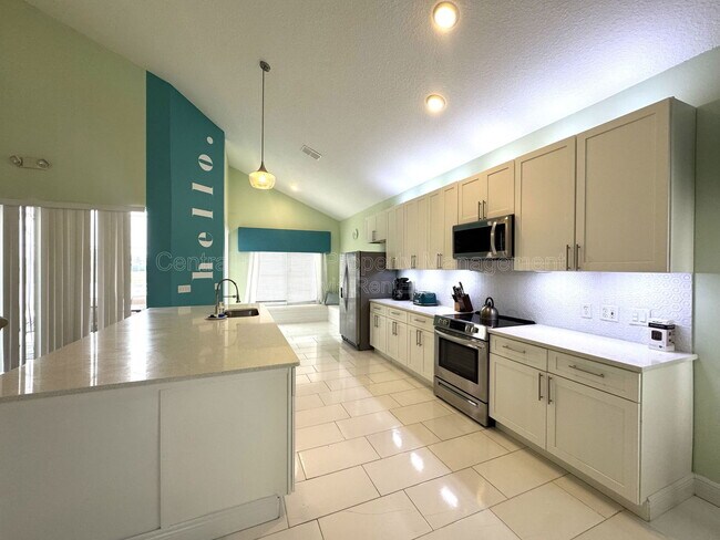 Building Photo - 7962 Golden Pond Ct