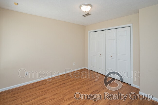 Building Photo - 900 Mister Dr