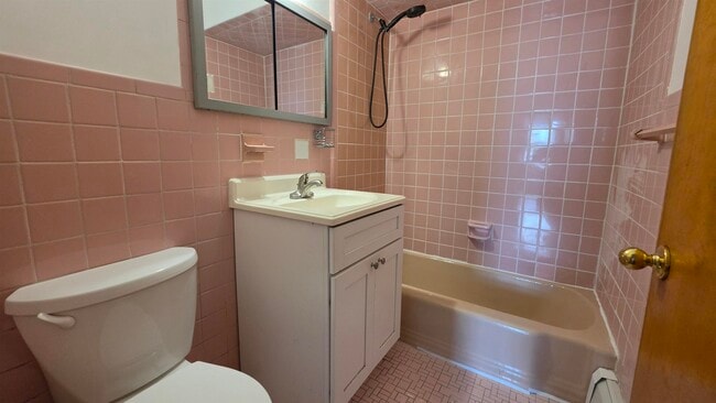 Building Photo - 139 Poplar St