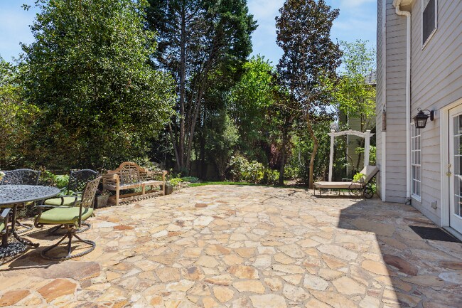 Building Photo - 4545 Chelton Ct SE