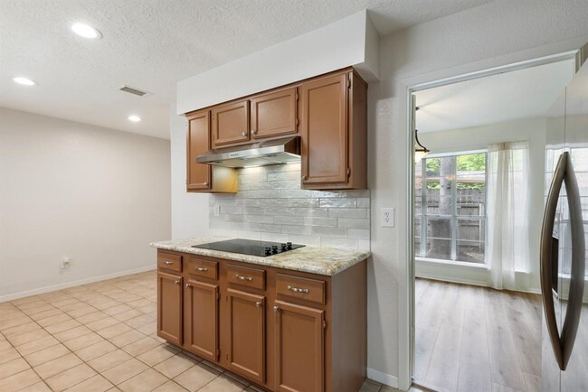 Building Photo - 78 Deerfoot Ct