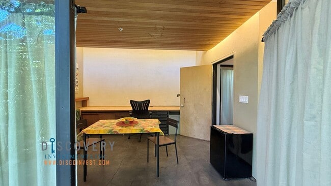 Building Photo - Charming Custom Retreat in Prime Berkeley ...