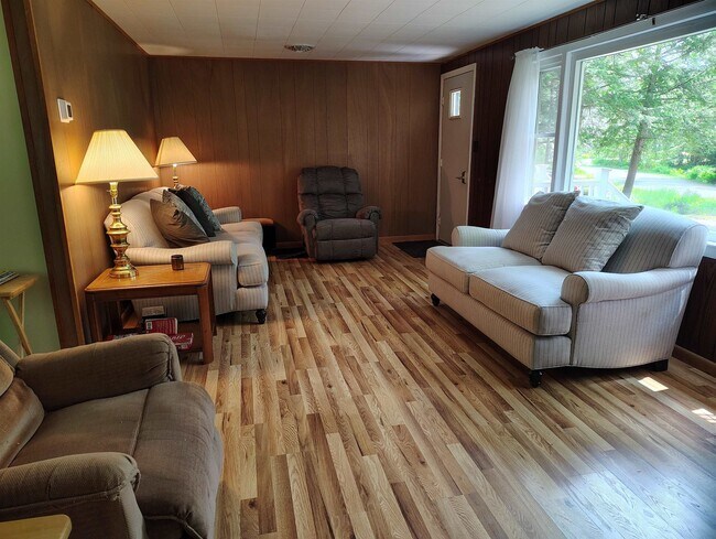Building Photo - 43 Beachwood Rd