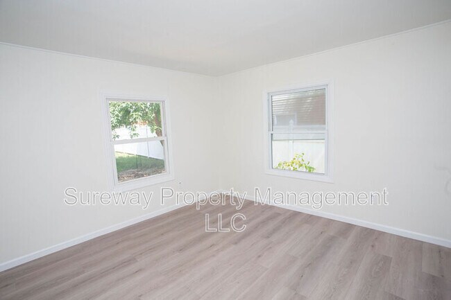 Building Photo - 73 Somerset Dr