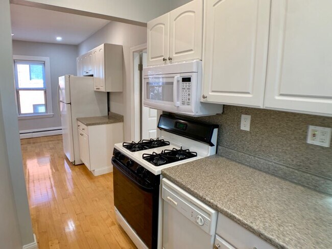 Building Photo - 30 Forbes St