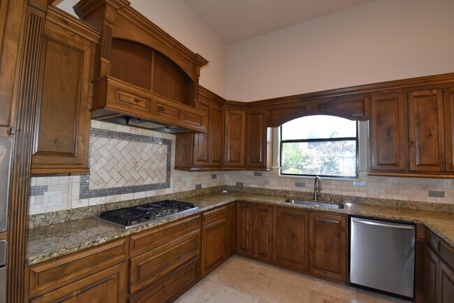 Building Photo - 6264 Wildwood Ct