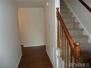 Building Photo - 10924 Sunset Hills Dr